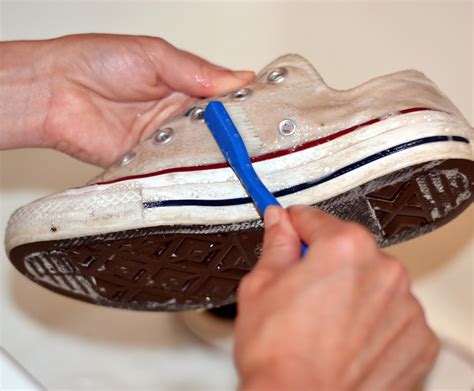 how to clean white converse fabric